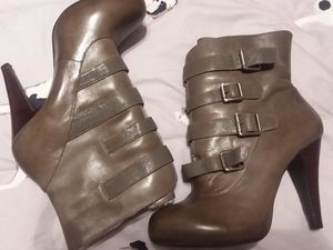 Gianni Bini winter heels boots H4"